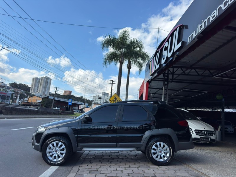 PALIO 1.8 MPI ADVENTURE LOCKER WEEKEND 8V FLEX 4P MANUAL - 2016 - CAXIAS DO SUL