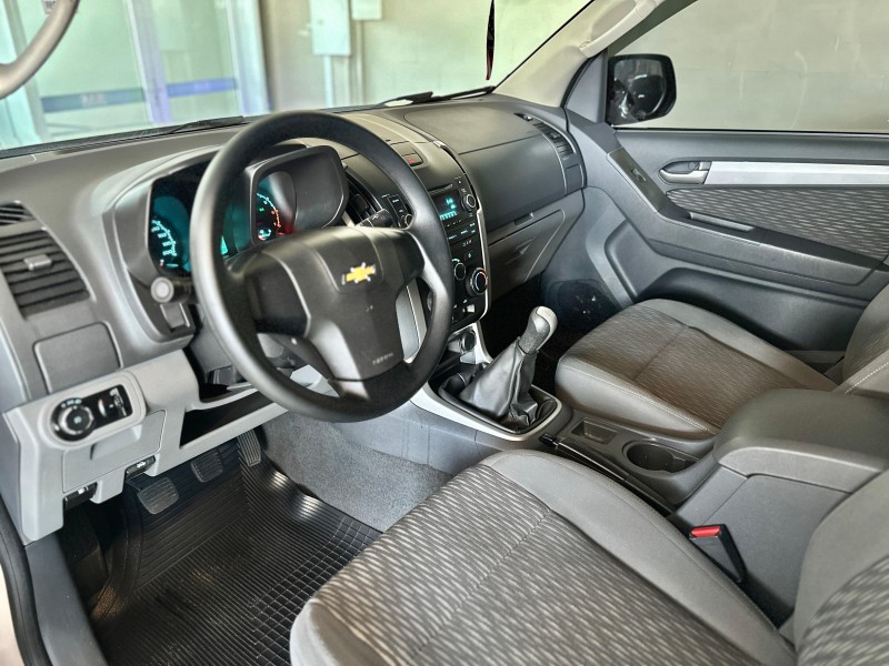 S10 2.4 MPFI 4X2 CS 8V GASOLINA 2P MANUAL - 2013 - CAXIAS DO SUL