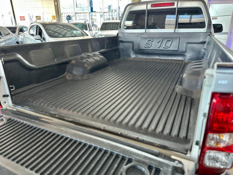 S10 2.4 MPFI 4X2 CS 8V GASOLINA 2P MANUAL - 2013 - CAXIAS DO SUL