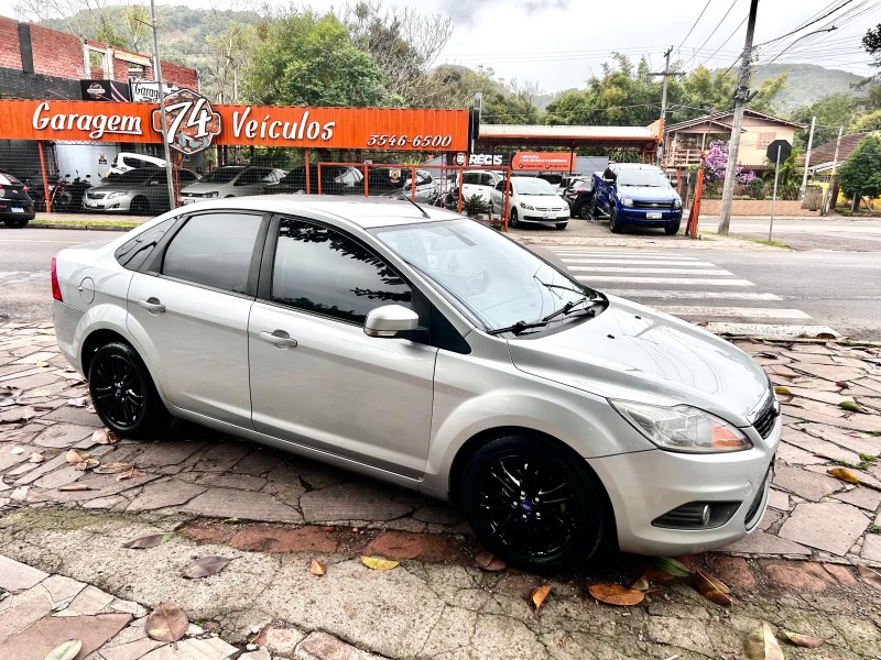 FOCUS 2.0 GLX SEDAN 16V FLEX 4P AUTOMÁTICO - 2012 - TRêS COROAS