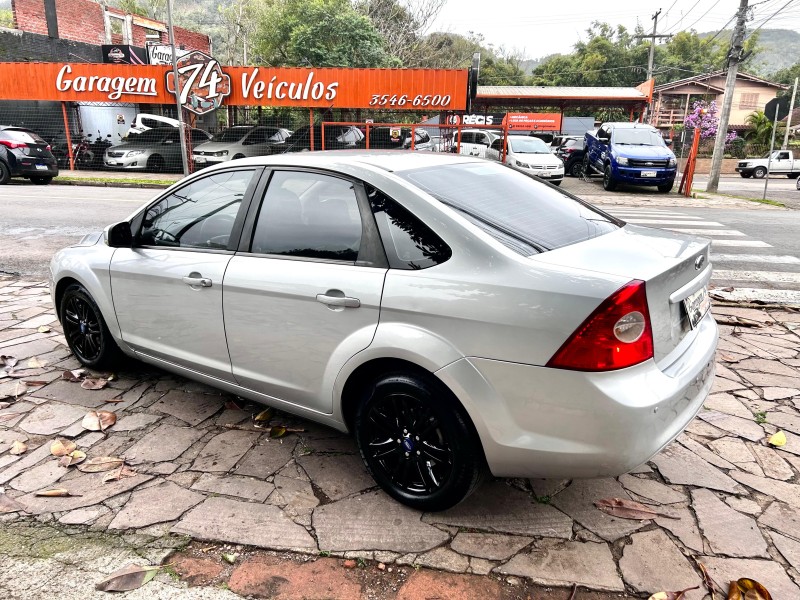 FOCUS 2.0 GLX SEDAN 16V FLEX 4P AUTOMÁTICO - 2012 - TRêS COROAS