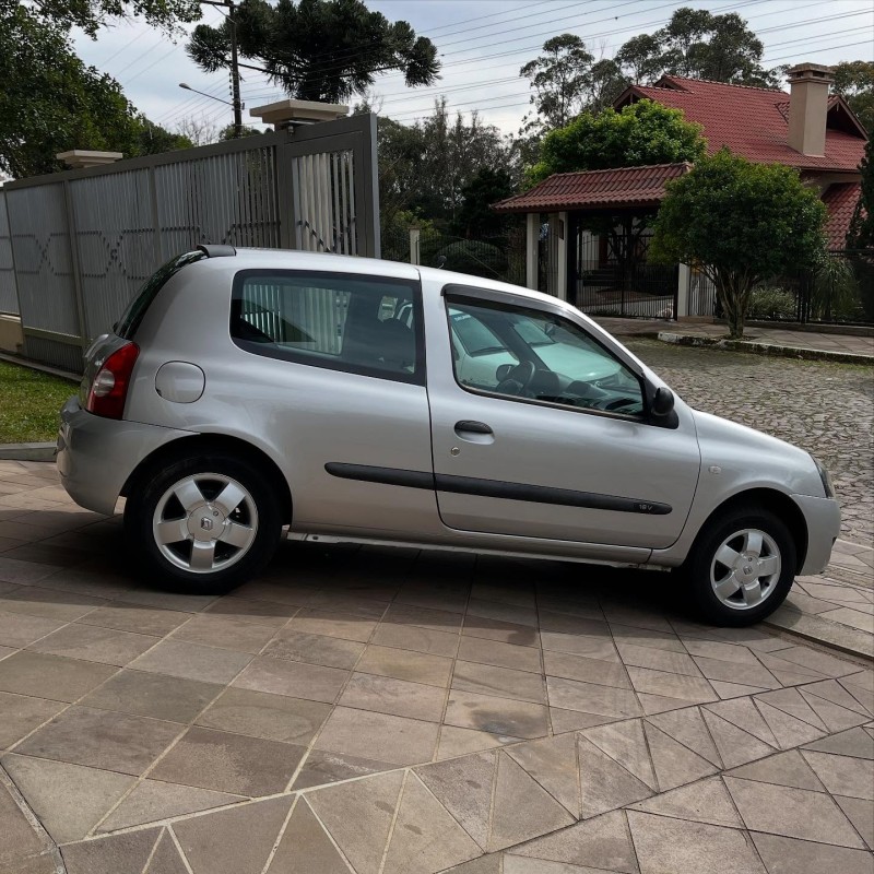 CLIO 1.0 CAMPUS 16V FLEX 2P MANUAL - 2010 - NOVA PETRóPOLIS