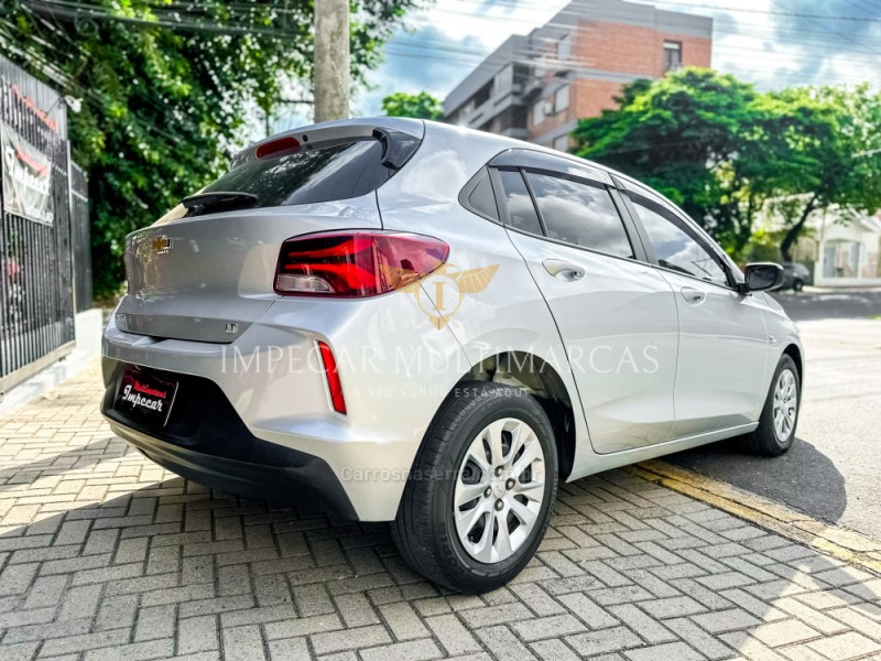 ONIX 1.0 LT 12V FLEX 4P MANUAL - 2021 - NOVO HAMBURGO