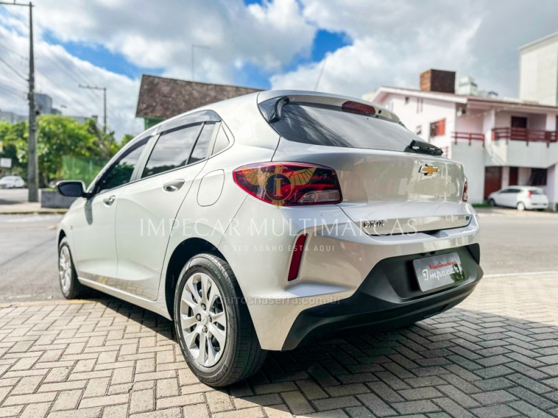 ONIX 1.0 LT 12V FLEX 4P MANUAL - 2021 - NOVO HAMBURGO