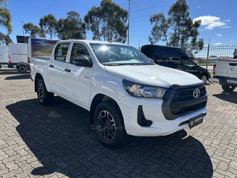 hilux 2.8 std 4x4 cd 16v diesel 4p manual 2022 farroupilha