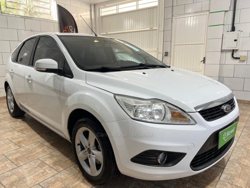 FOCUS 1.6 GLX 16V FLEX 4P MANUAL - 2013 - BENTO GONçALVES