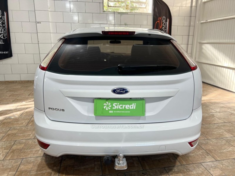 FOCUS 1.6 GLX 16V FLEX 4P MANUAL - 2013 - BENTO GONçALVES