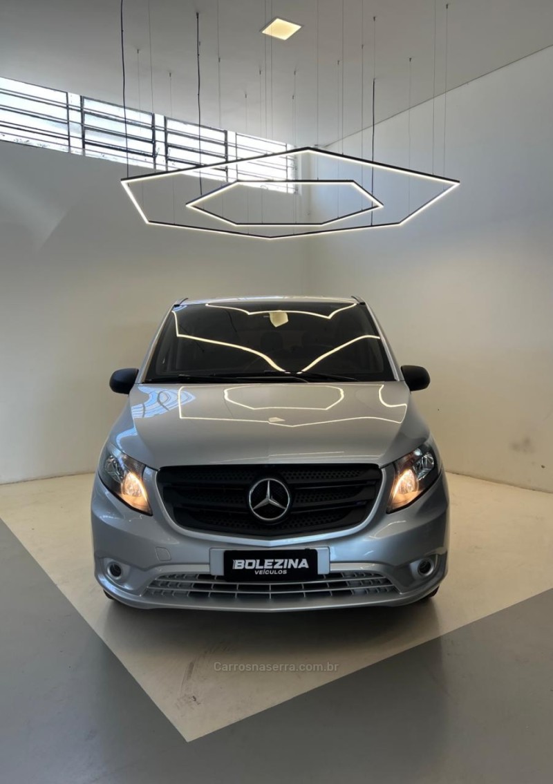 VITO 2.0 16V CGI FLEX TOURER 119 LUXO 7+1 MANUAL - 2016 - NOVO HAMBURGO