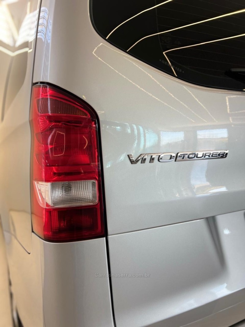 VITO 2.0 16V CGI FLEX TOURER 119 LUXO 7+1 MANUAL - 2016 - NOVO HAMBURGO