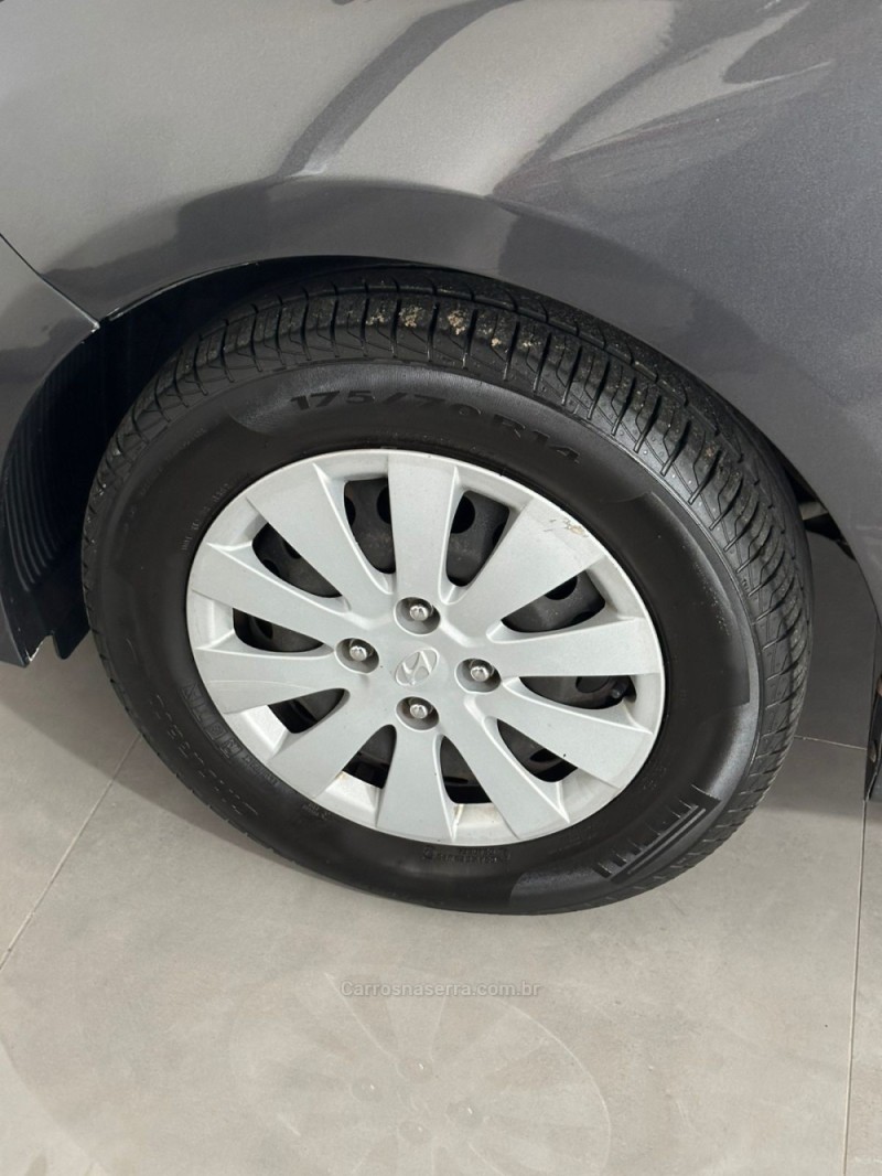 HB20S 1.6 COMFORT PLUS 16V FLEX 4P MANUAL - 2015 - NOVO HAMBURGO