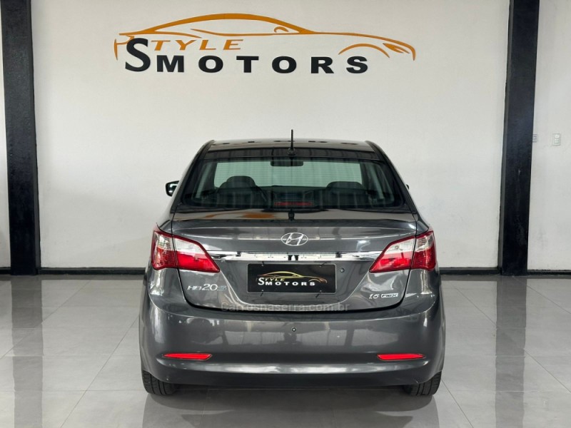 HB20S 1.6 COMFORT PLUS 16V FLEX 4P MANUAL - 2015 - NOVO HAMBURGO