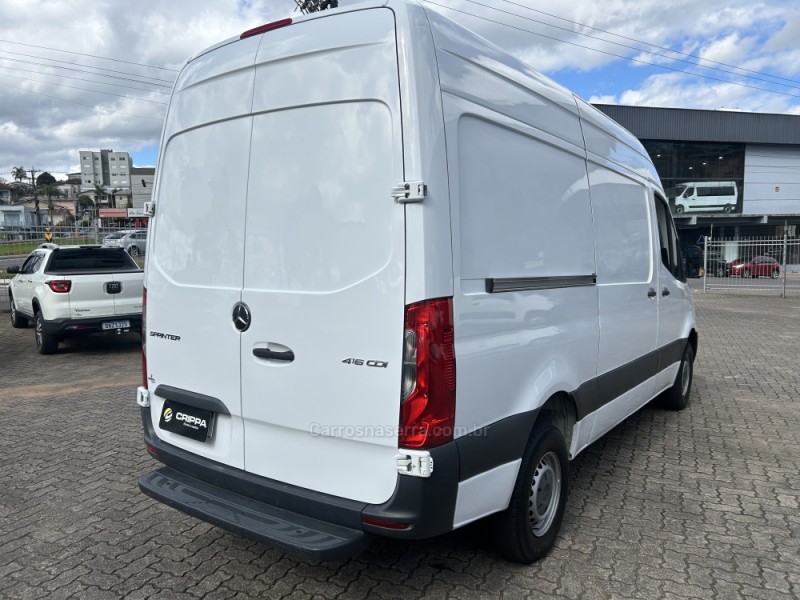 SPRINTER 2.2 CHASSI 416 FURGÃO LONGO TA DIESEL 2P MANUAL - 2022 - FARROUPILHA