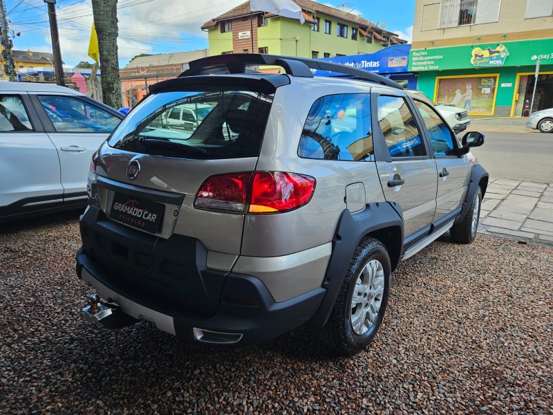 PALIO 1.8 MPI ADVENTURE LOCKER WEEKEND 8V FLEX 4P MANUAL - 2011 - CANELA