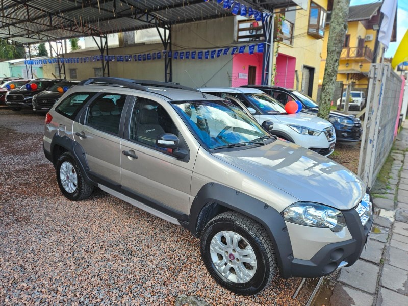 PALIO 1.8 MPI ADVENTURE LOCKER WEEKEND 8V FLEX 4P MANUAL - 2011 - CANELA