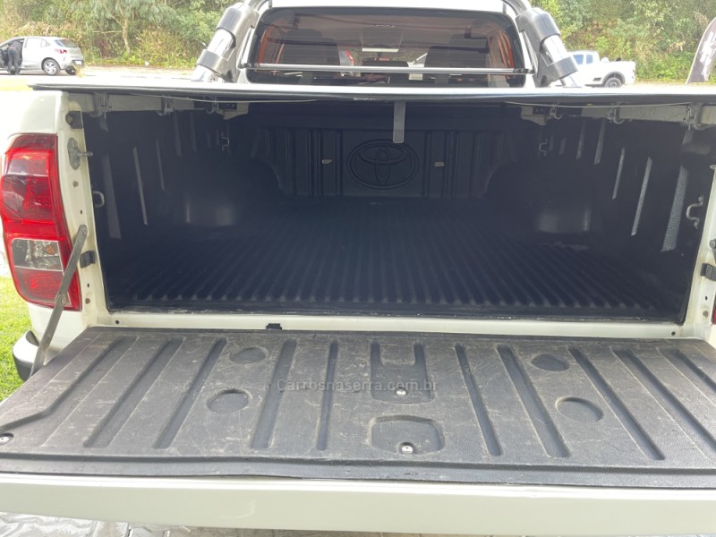 HILUX 2.8 SRX PLUS 4X4 CD TURBO DIESEL 4P AUTOMÁTICO - 2016 - GUAPORé