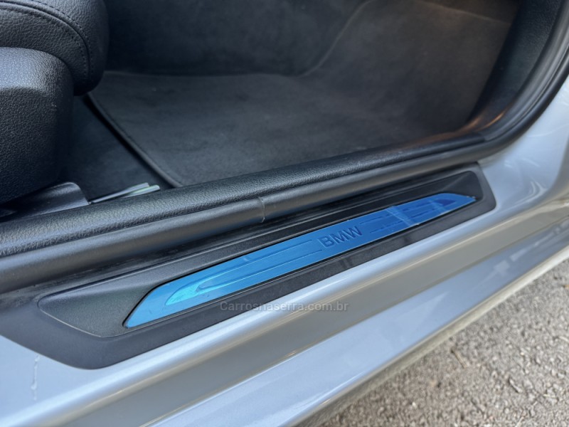 320I 2.0 16V TURBO ACTIVE FLEX 4P AUTOMÁTICO - 2018 - NOVA ARAçá