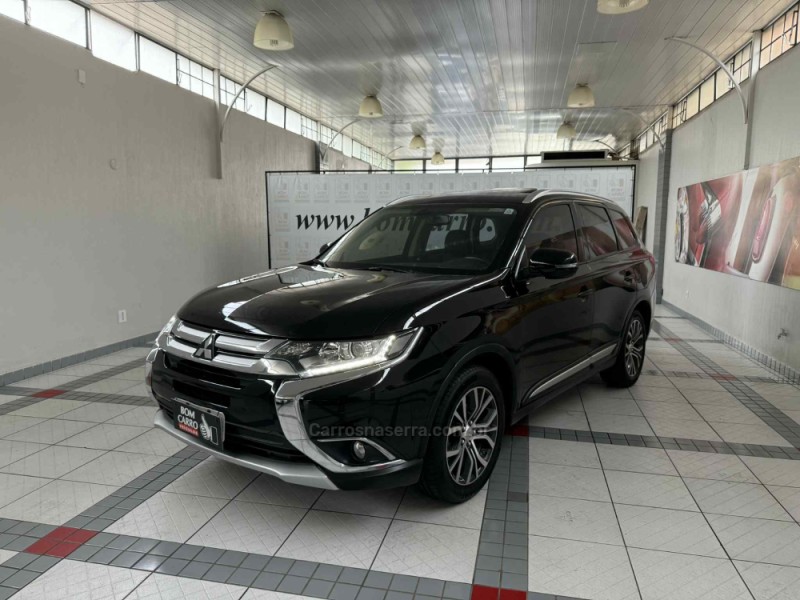 OUTLANDER 2.0 COMFORT 16V GASOLINA 4P AUTOMÁTICO - 2018 - PORTO ALEGRE