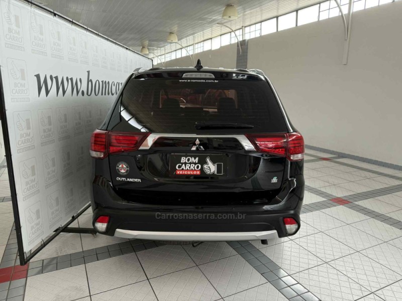 OUTLANDER 2.0 COMFORT 16V GASOLINA 4P AUTOMÁTICO - 2018 - PORTO ALEGRE