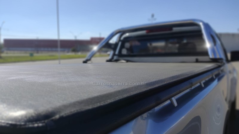 S10 2.4 MPFI LT 4X2 CS 8V FLEX 2P MANUAL - 2013 - SANTA CRUZ DO SUL