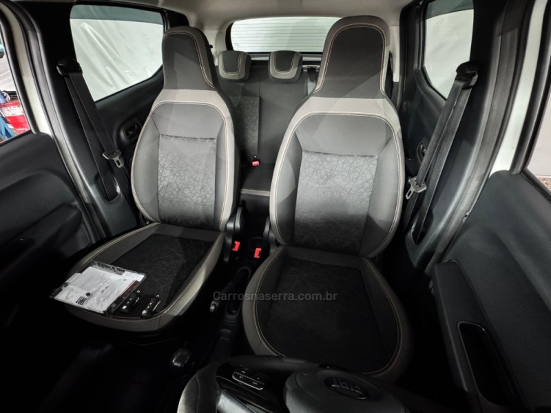 MOBI 1.0 TREKKING 8V FLEX 4P MANUAL - 2022 - NOVA PRATA