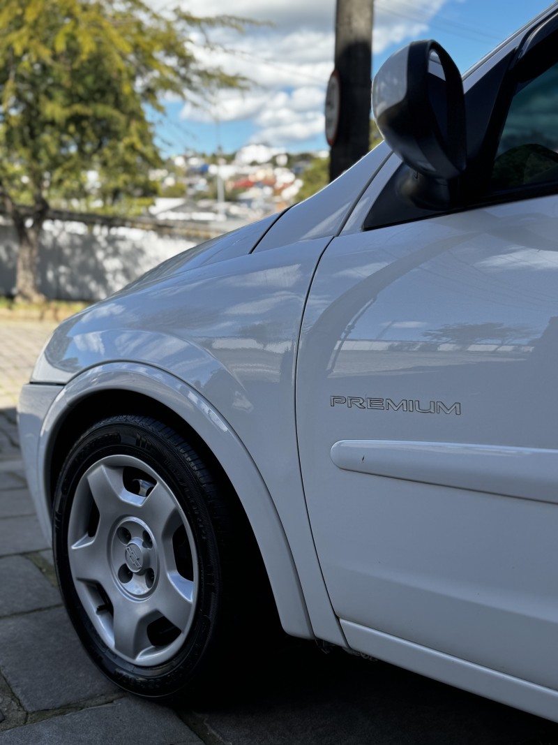 CORSA 1.4 MPFI PREMIUM SEDAN 8V FLEX 4P MANUAL - 2011 - CAXIAS DO SUL