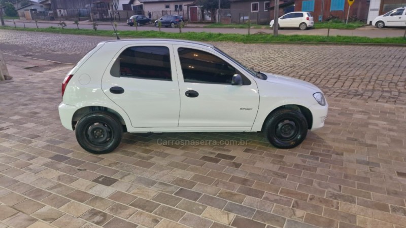 CELTA 1.0 MPFI SPIRIT 8V FLEX 4P MANUAL - 2011 - VACARIA