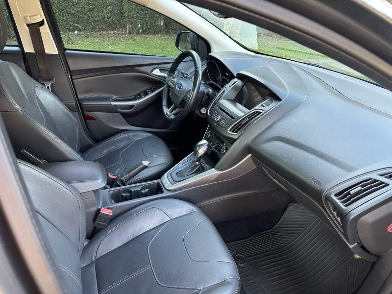 FOCUS 2.0 SE PLUS SEDAN 16V FLEX 4P AUTOMÁTICO - 2017 - CAXIAS DO SUL