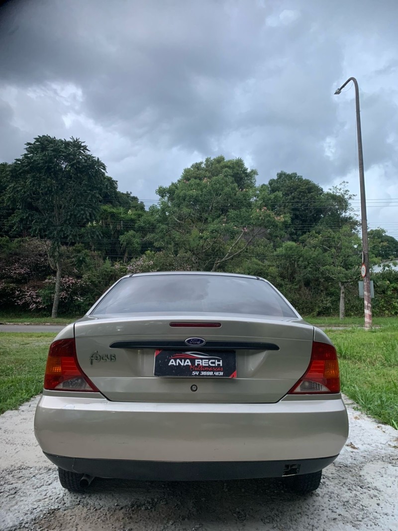 FOCUS 2.0 SEDAN 16V GASOLINA 4P MANUAL - 2002 - CAXIAS DO SUL