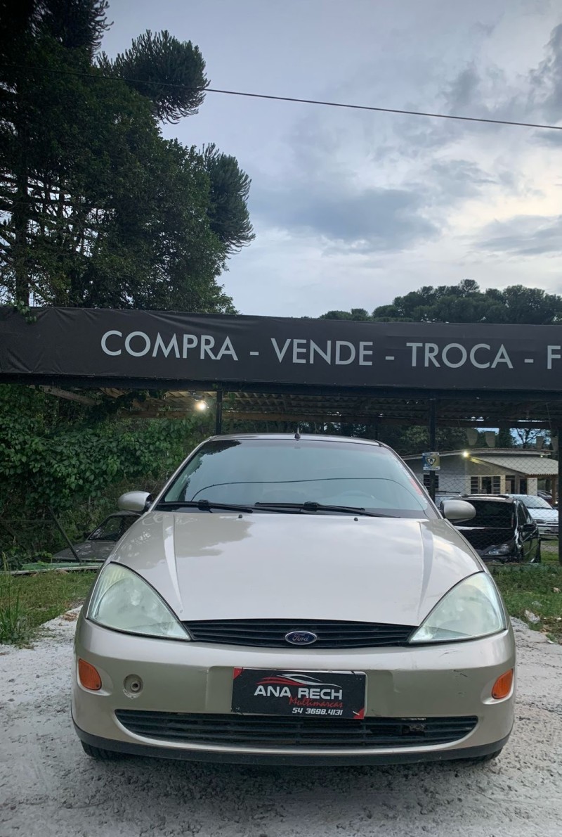 FOCUS 2.0 SEDAN 16V GASOLINA 4P MANUAL - 2002 - CAXIAS DO SUL