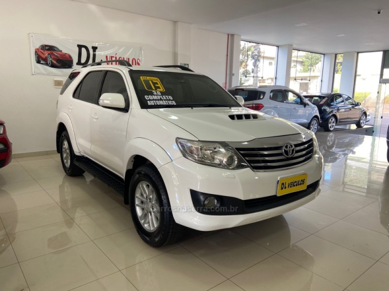 HILUX SW4 3.0 SRV 4X4 7 LUGARES 16V TURBO INTERCOOLER DIESEL 4P AUTOMÁTICO - 2013 - NOVA BASSANO