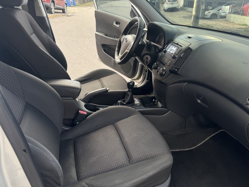 I30 2.0 MPFI GLS 16V GASOLINA 4P MANUAL - 2012 - CAXIAS DO SUL