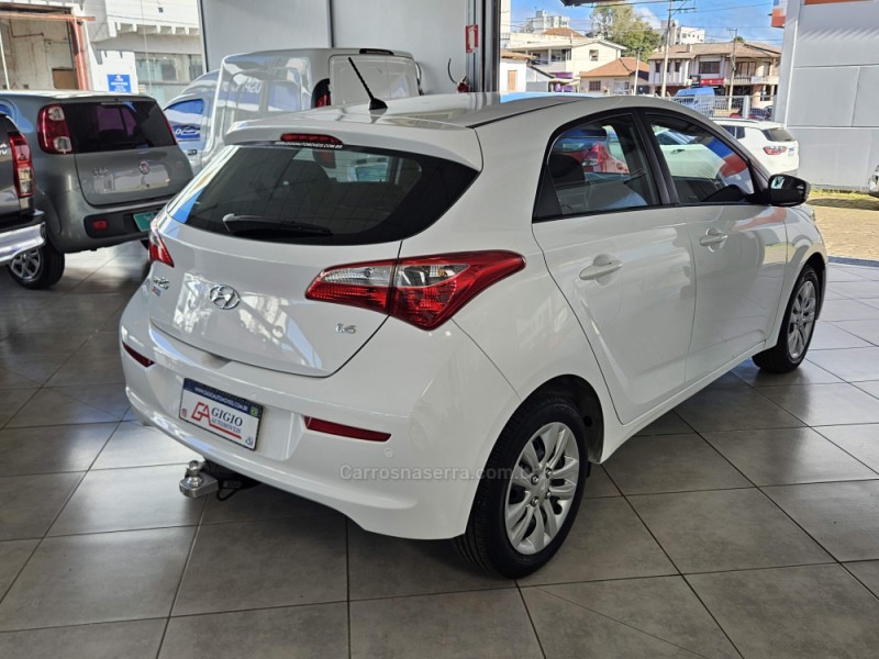 HB20 1.6 COMFORT 16V FLEX 4P MANUAL - 2016 - TAPEJARA