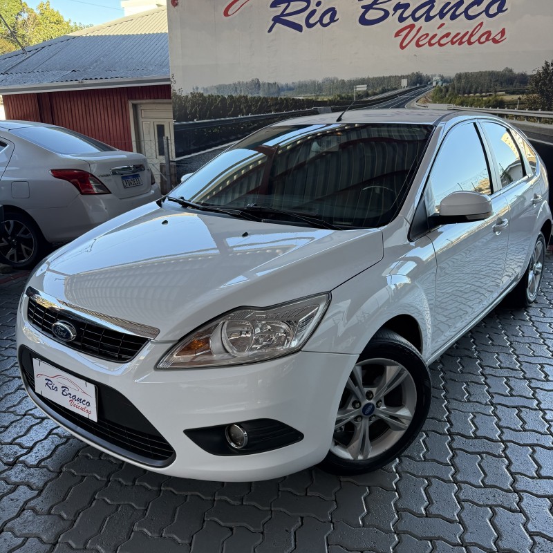 FOCUS 1.6 SE 8V FLEX 4P MANUAL - 2013 - CAXIAS DO SUL