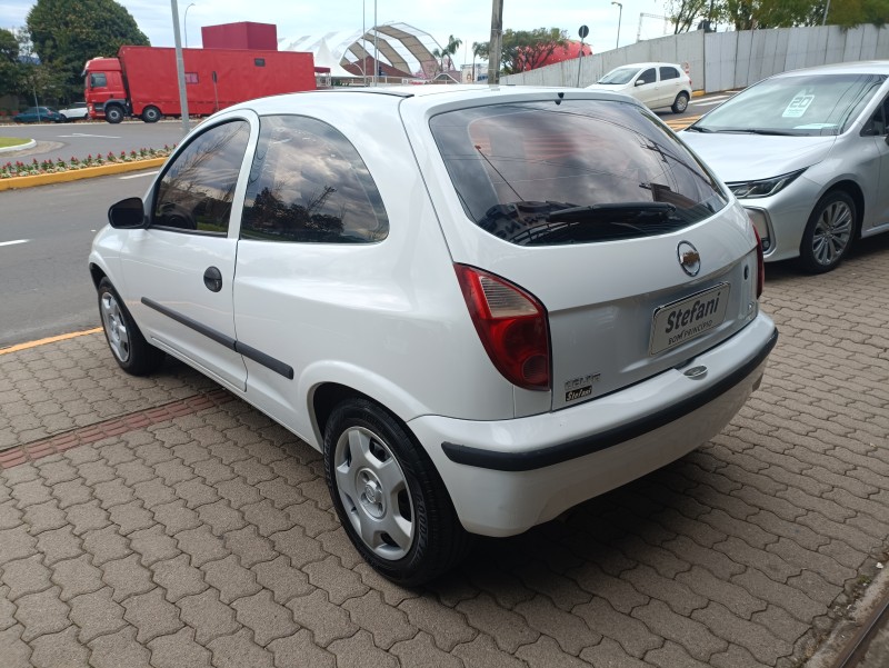 CELTA 1.0 MPFI SUPER 8V FLEX 2P MANUAL - 2007 - BOM PRINCíPIO