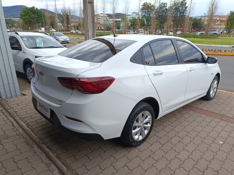 ONIX 1.0 SEDAN PLUS LT 12V FLEX 4P MANUAL - 2021 - BOM PRINCíPIO