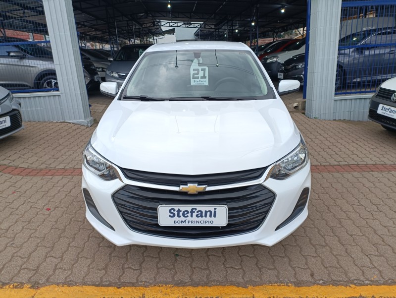 ONIX 1.0 SEDAN PLUS LT 12V FLEX 4P MANUAL - 2021 - BOM PRINCíPIO