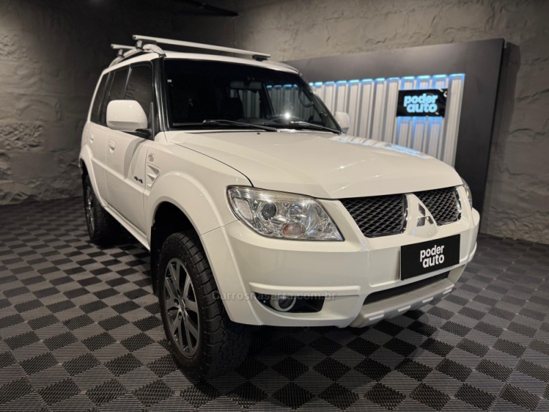 pajero tr4 2.0 4x4 16v 140cv flex 4p automatico 2014 farroupilha