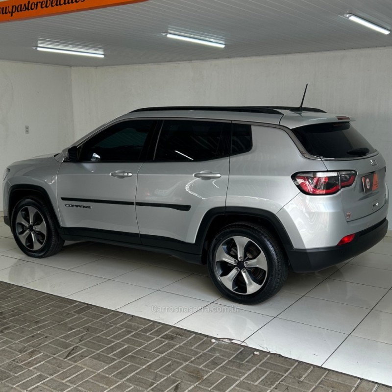 COMPASS 2.0 16V FLEX LONGITUDE AUTOMÁTICO - 2016 - VACARIA