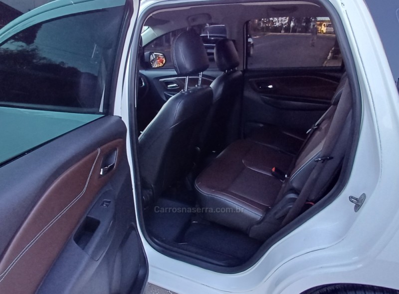SPIN 1.8 PREMIER 8V FLEX 4P MANUAL - 2022 - FARROUPILHA