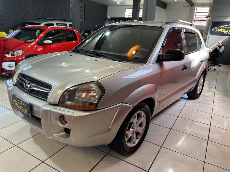 TUCSON 2.0 MPFI GL 16V 142CV 2WD GASOLINA 4P MANUAL - 2010 - CAXIAS DO SUL