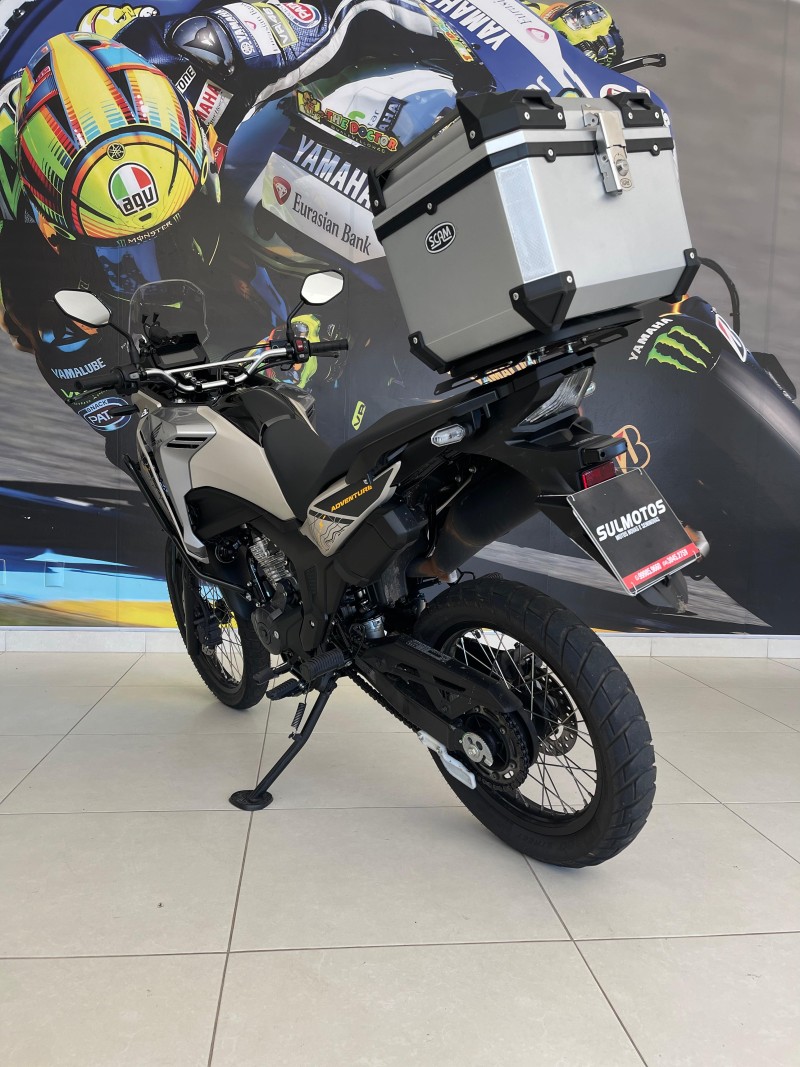 XRE 300 SAHARA ADVENTURE - 2025 - PASSO FUNDO