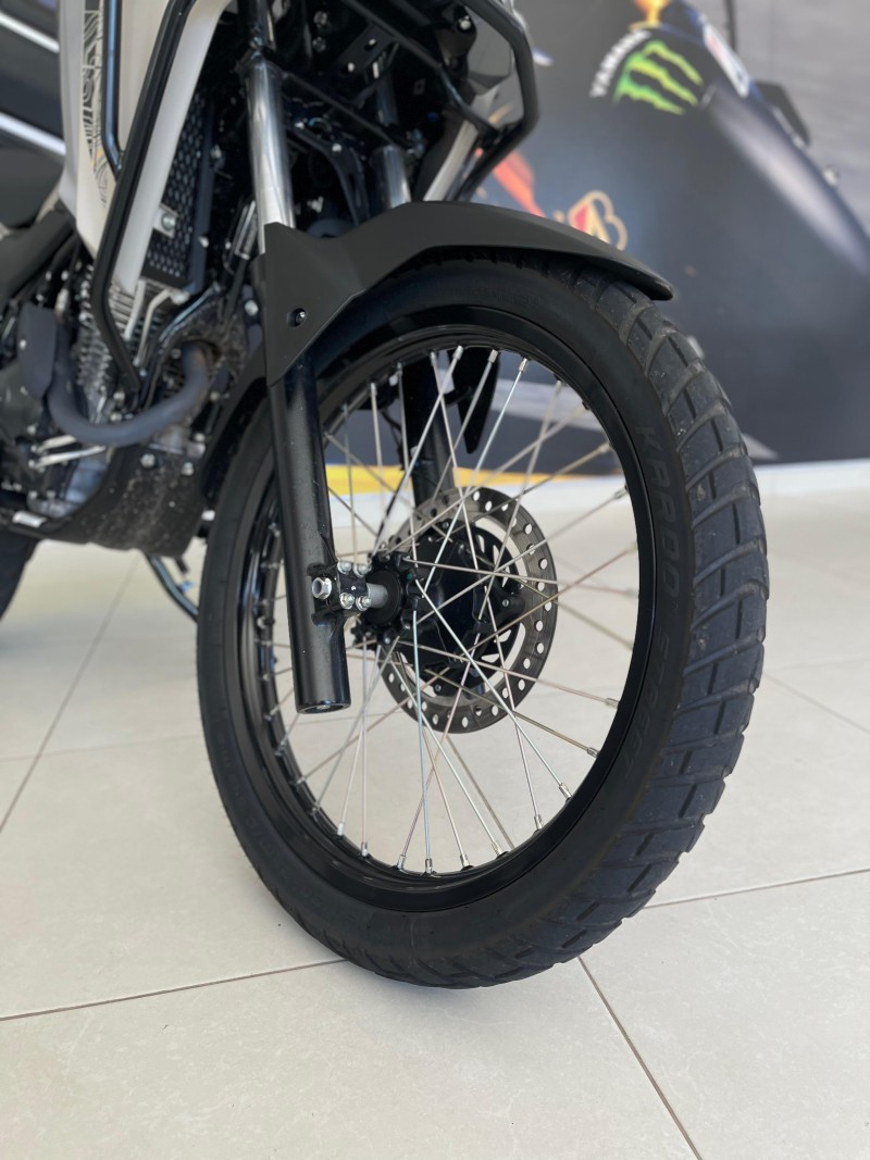 XRE 300 SAHARA ADVENTURE - 2025 - PASSO FUNDO