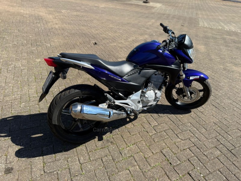 CB 300R  - 2011 - BROCHIER