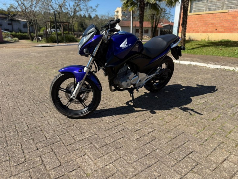 CB 300R  - 2011 - BROCHIER