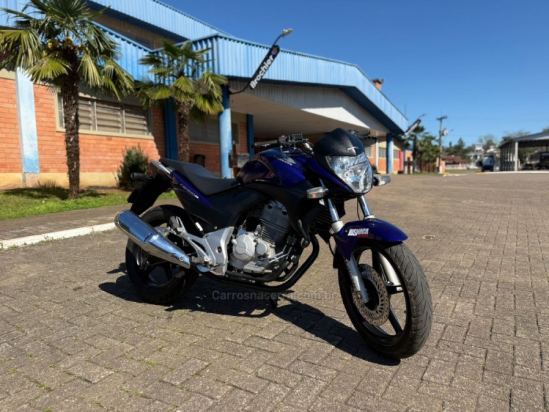CB 300R  - 2011 - BROCHIER