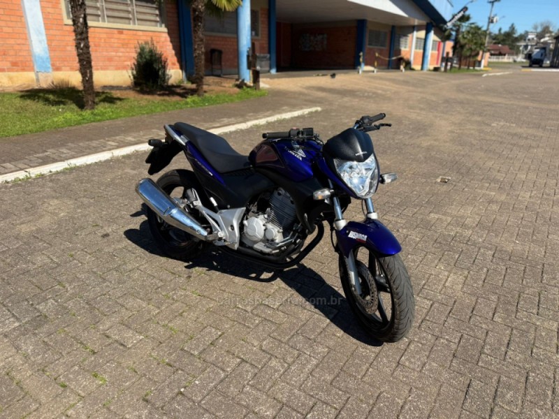 CB 300R  - 2011 - BROCHIER