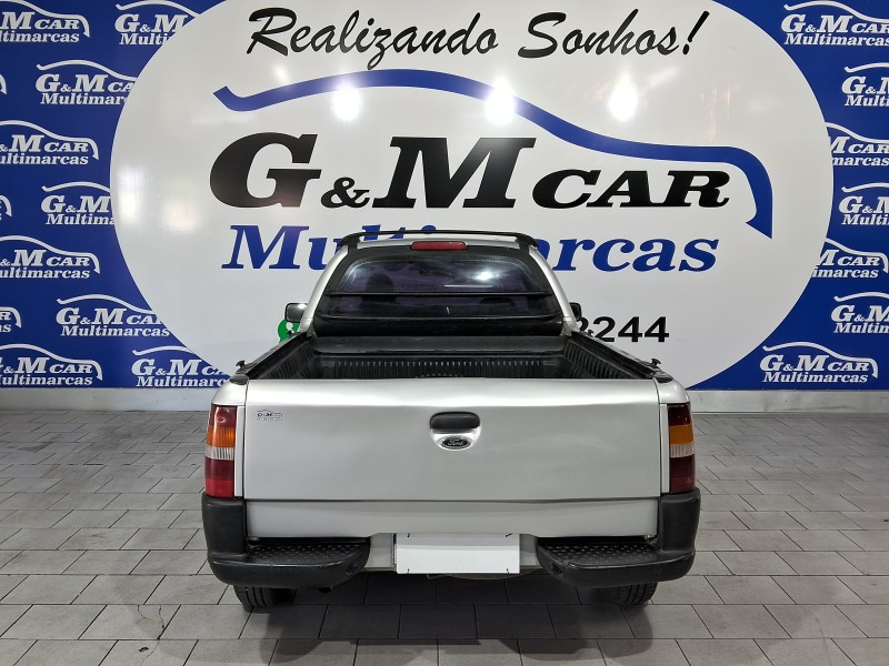 COURIER 1.6 MPI L 8V GASOLINA 2P MANUAL - 2005 - SãO SEBASTIãO DO CAí