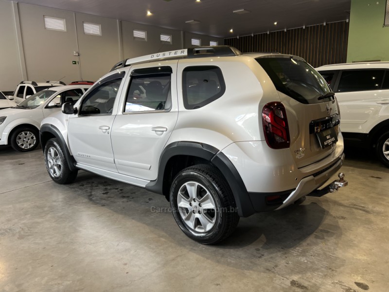 DUSTER 1.6 DYNAMIQUE 4X2 16V FLEX 4P MANUAL - 2017 - CAXIAS DO SUL