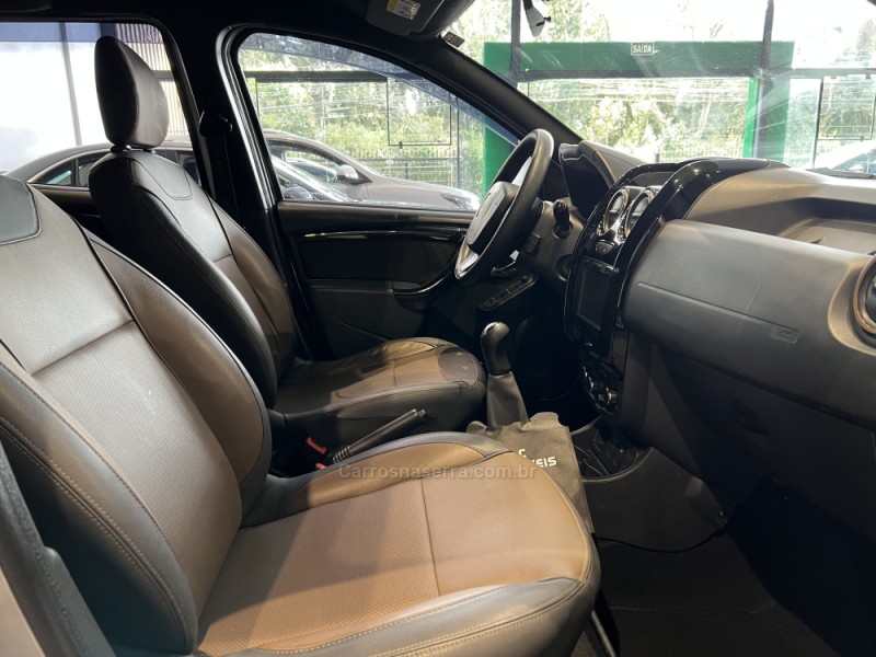DUSTER 1.6 DYNAMIQUE 4X2 16V FLEX 4P MANUAL - 2017 - CAXIAS DO SUL
