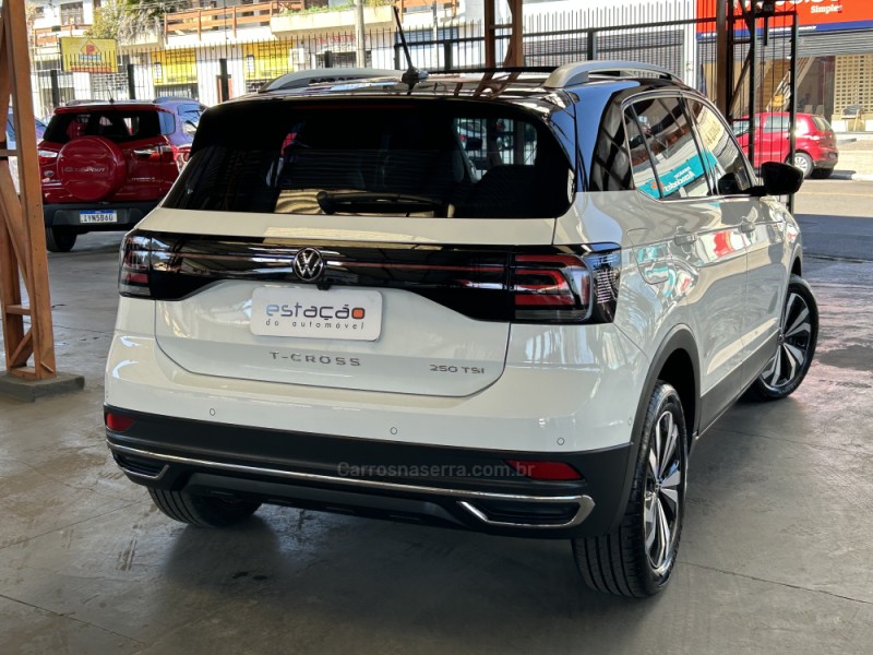 T-CROSS 1.4 HIGHLINE TSI 16V FLEX 4P AUTOMÁTICO - 2022 - NOVO HAMBURGO